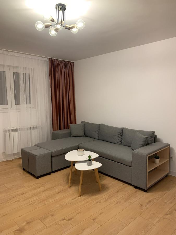 Sunny Apartment In Suceava Exterior photo