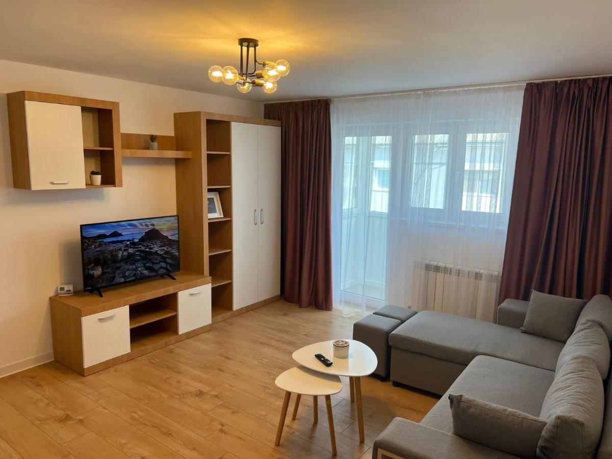 Sunny Apartment In Suceava Exterior photo